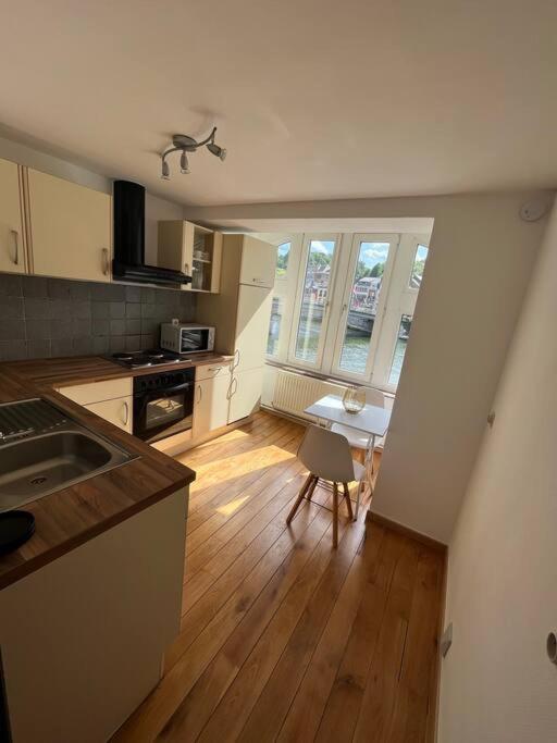 : Superbe Vue Sur La Meuse Appartement *